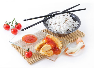 Voyagez en Asie avec ce grand classique de la cuisine chinoise qui habille le poulet de saveurs sucrées et salées.