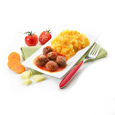 Dégustez ces boulettes de boeuf délicatement rôties, accompagnées d'une onctueuse purée qui allie le fondant de la pomme de terre à la saveur de la carotte.